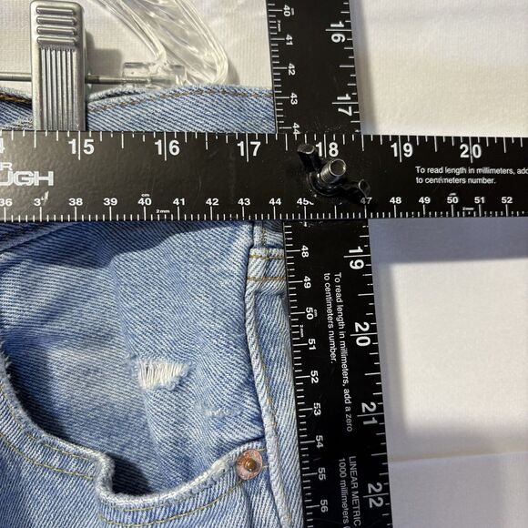 Levi’s 501 Light Wash Distressed Button Fly Jeans Straight Relaxed Men’s W36 L30 - Picture 6 of 7